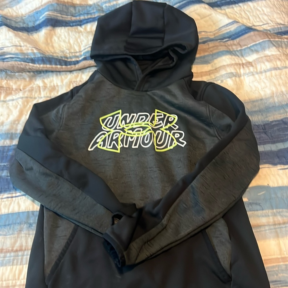 Under Armour hoodie kids medium